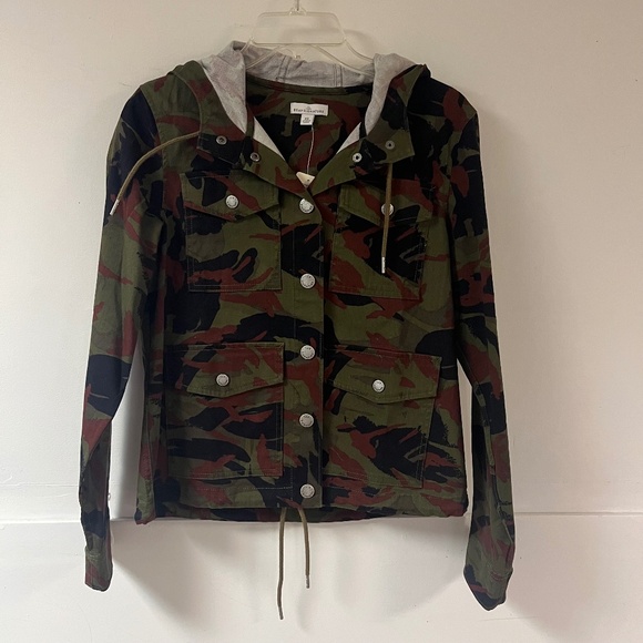 L.L. Bean Women's Signature Cropped Utility Hoodie Size XS Camo NWT - Picture 2 of 10